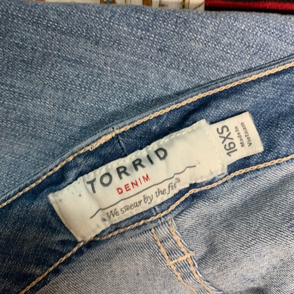 SOLD Torrid distressed denim jeans 16XS - Picture 4 of 5